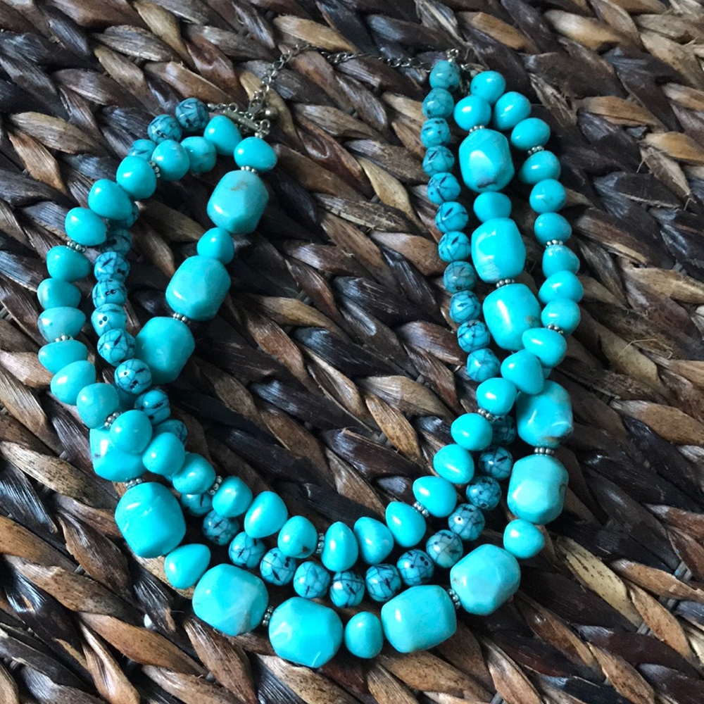 Beaded turquoise necklace